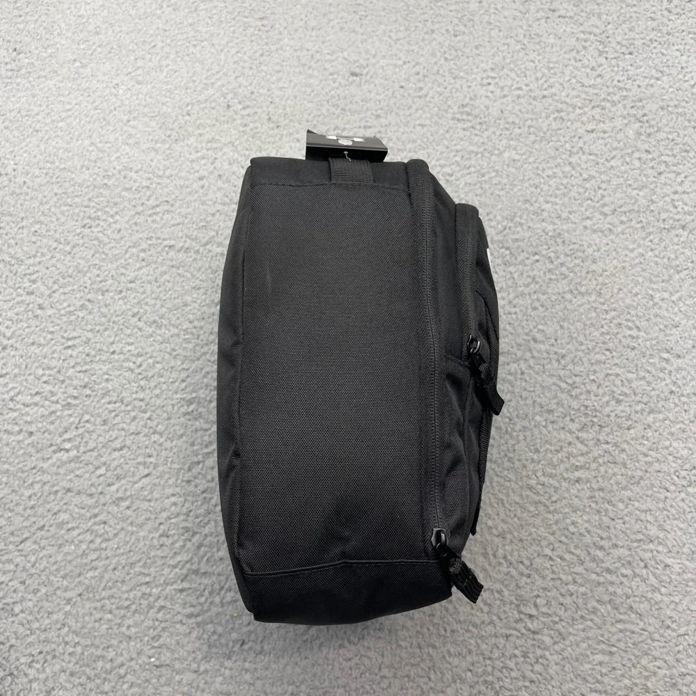 NWT Under Armour UA71270 Insulated Front Pocket Black Lunch Bag 1387676-001